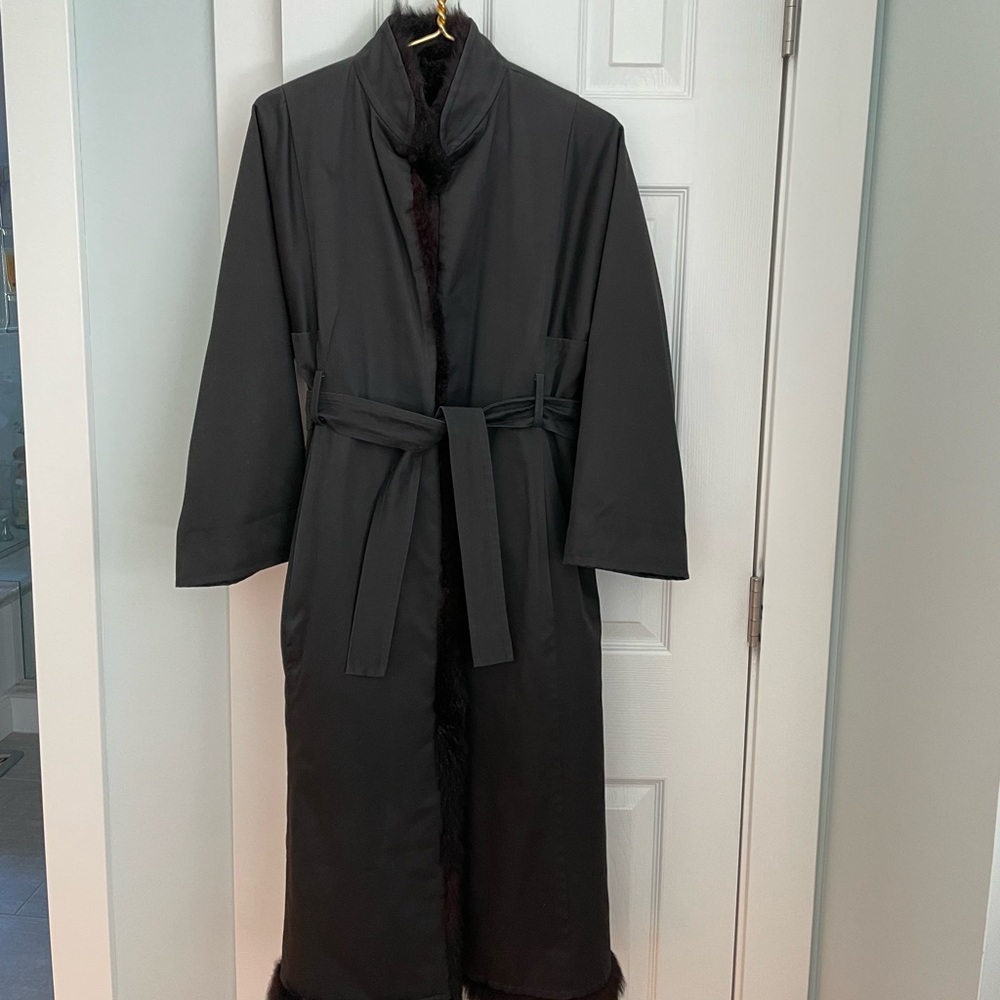 Black Slim Raincoat with Fur Lining